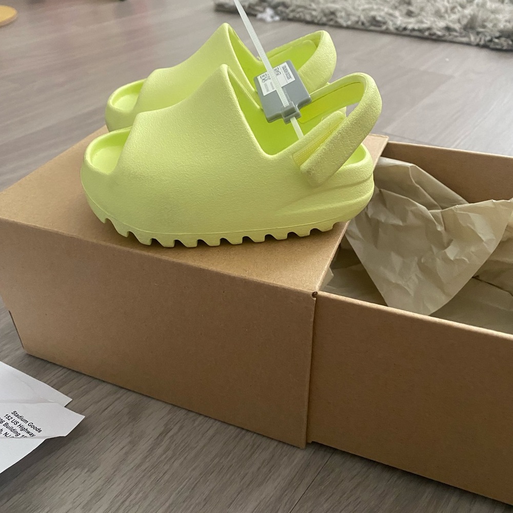 Lime Yeezy slides with strap!